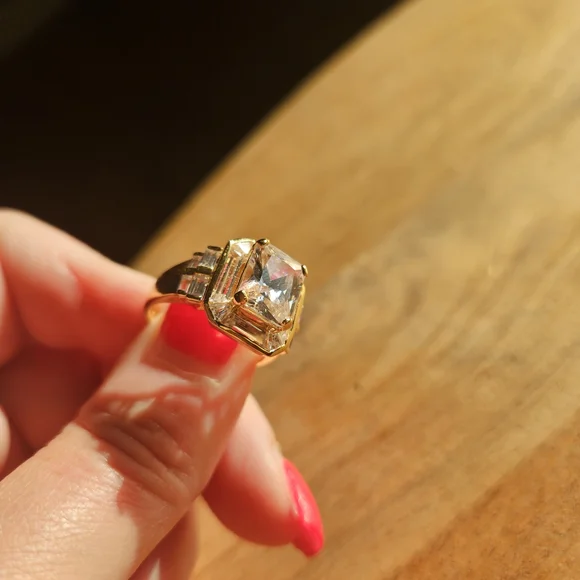 Elegant Gold and Silver Women's Ring - Picture 12 of 14